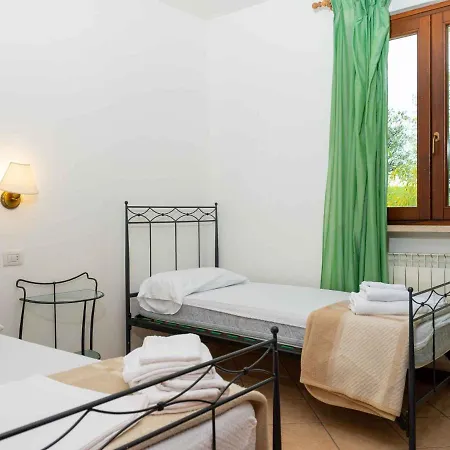 Apartment In - Gardasee 27141